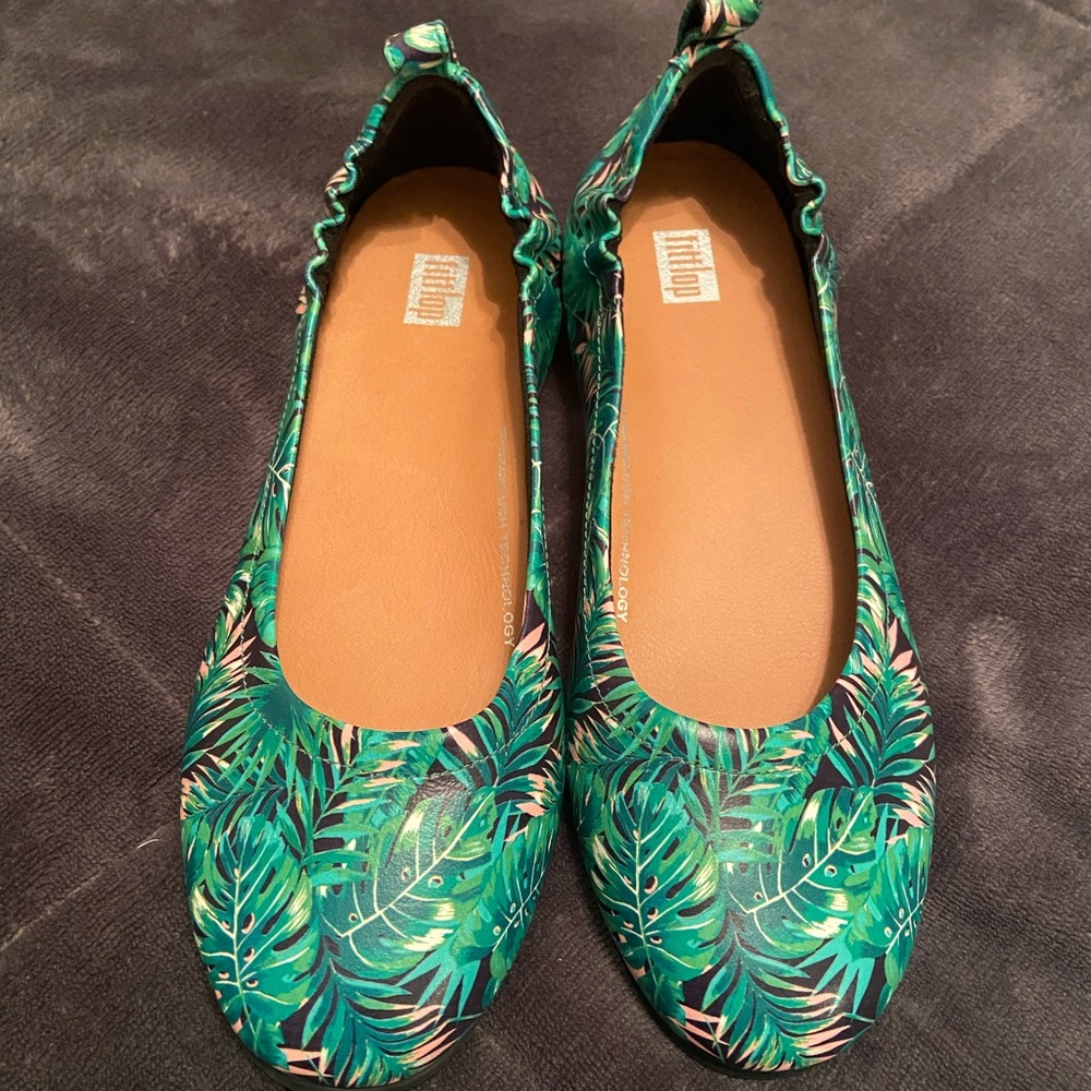 BRAND NEW Fitflop Allegro Ballet Flat palm print size 7